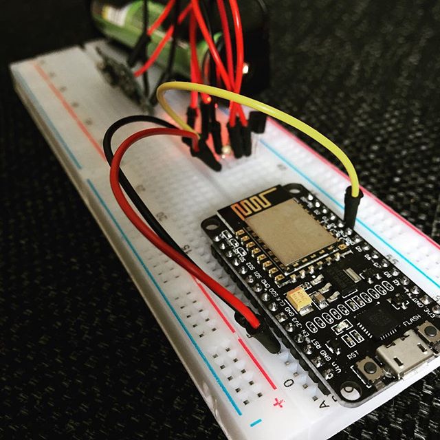 Built a 1 cell NodeMCU Temp. Reporter #nodemcu #arduino #thingspeak #ds18b20 #iot #18650battery #tp4056 #sa6bwx