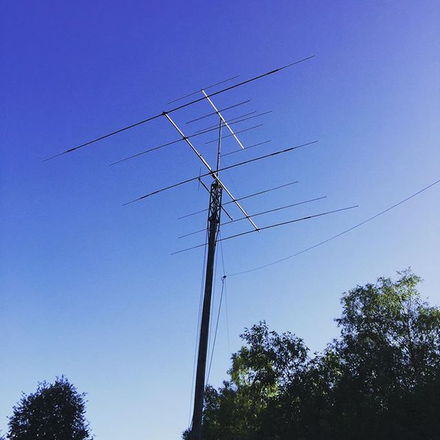 Antennas at local club #sk6lk #th6 #fd4 #6m #yagi #sa6bwx #hf #hamradio #hamradiouk