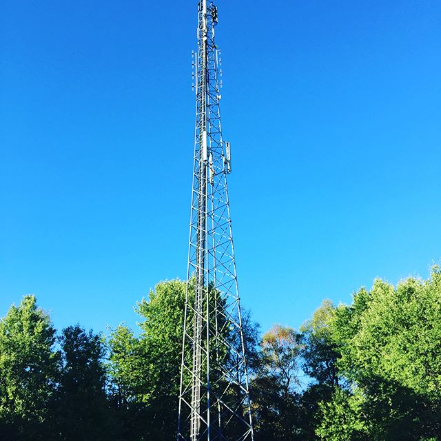 The 5GHz data link is now up and running on the tower. Providing network for the D-Star and Dmr repeaters. @sm6eat #sk6lk #icom #dstar #motorola #dmr #tower #climb #sa6bwx #hamradio #hamradiouk #amateurfunk